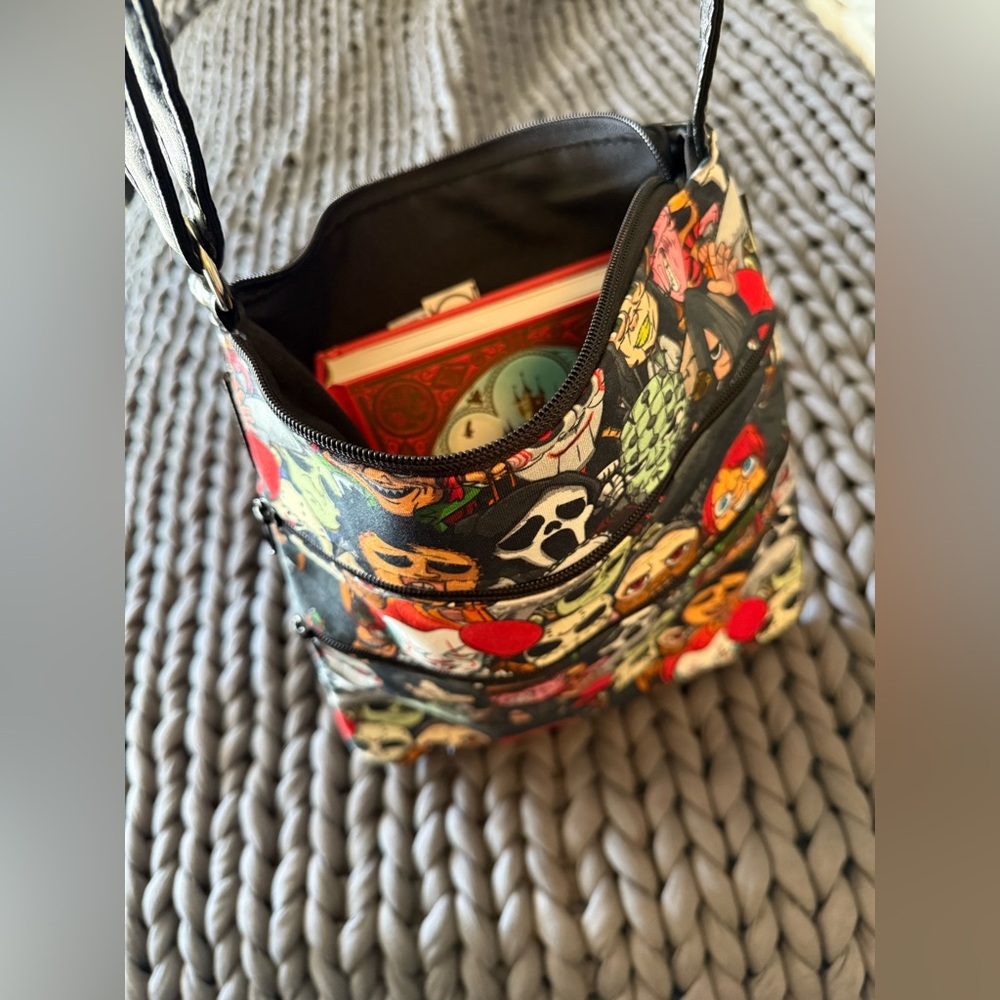 HALLOWEEN HORROR ICONS CROSSBODY SHOULDER BAG PURSE - Picture 14 of 16